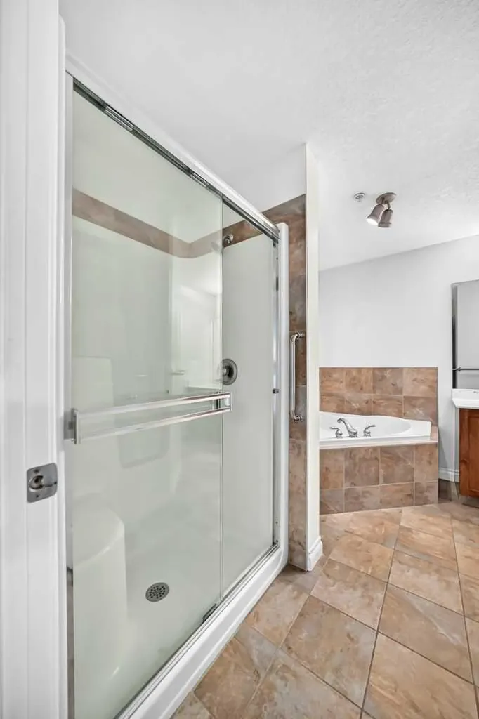 4 Hemlock Crescent SW Calgary AB T3C2Z1