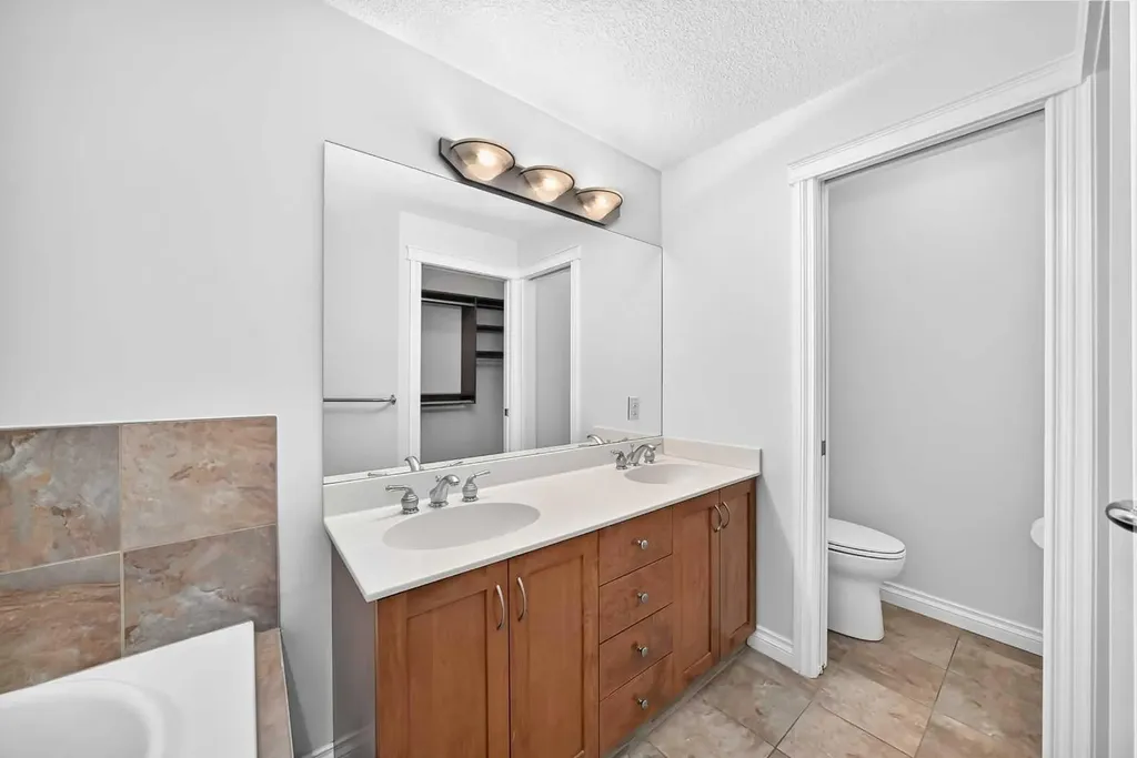 4 Hemlock Crescent SW Calgary AB T3C2Z1