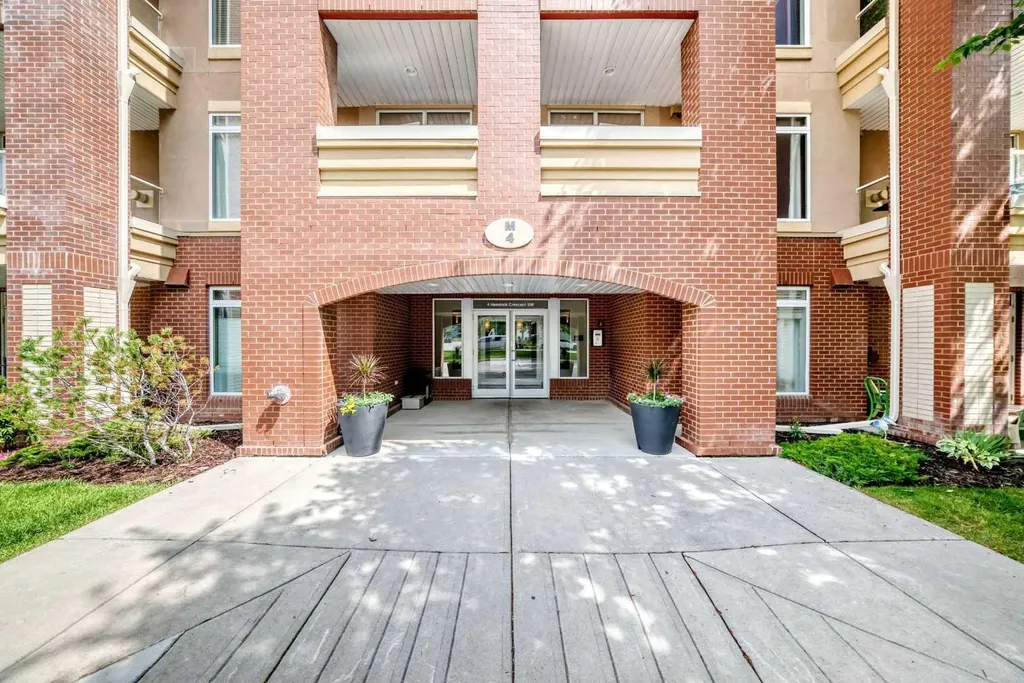 4 Hemlock Crescent SW Calgary AB T3C2Z1