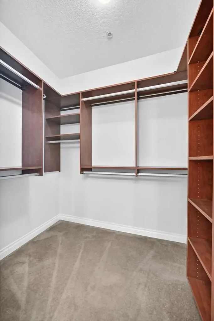 4 Hemlock Crescent SW Calgary AB T3C2Z1