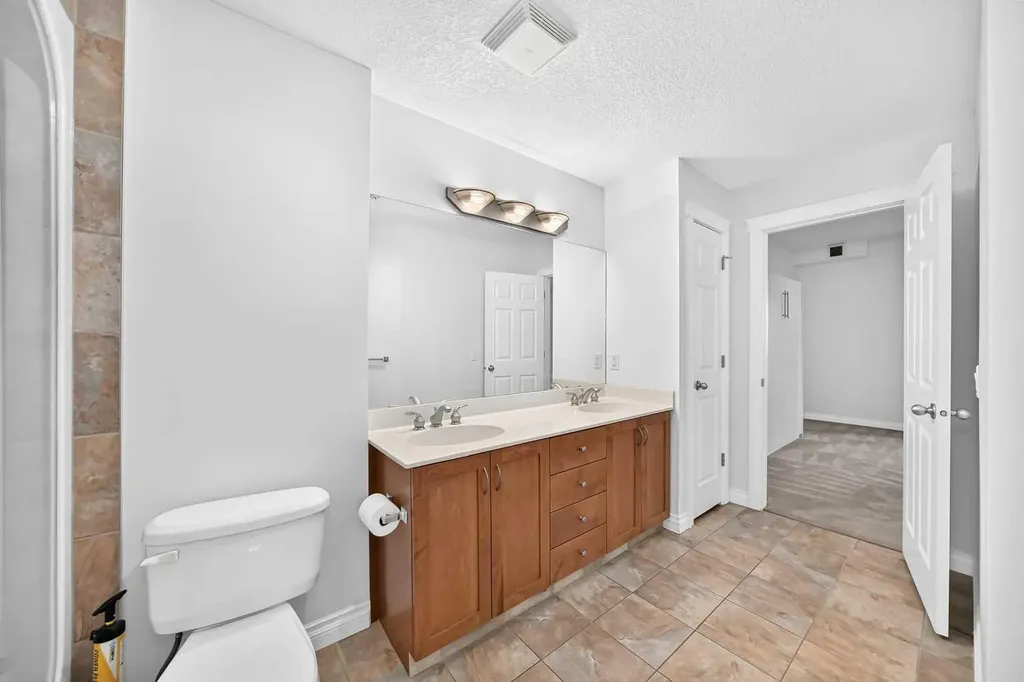 4 Hemlock Crescent SW Calgary AB T3C2Z1