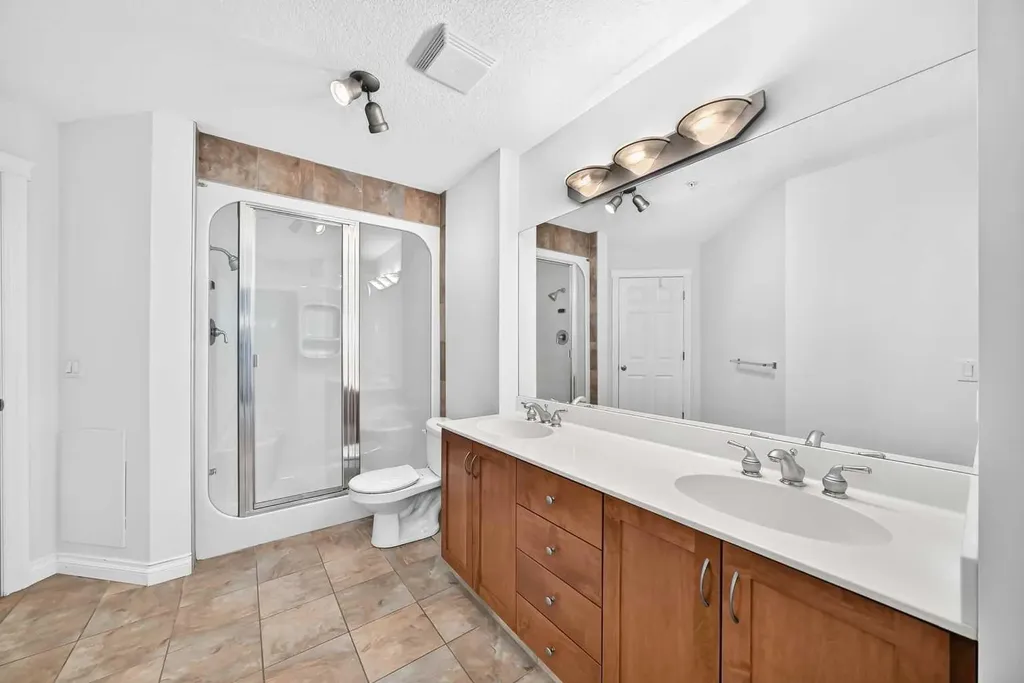 4 Hemlock Crescent SW Calgary AB T3C2Z1