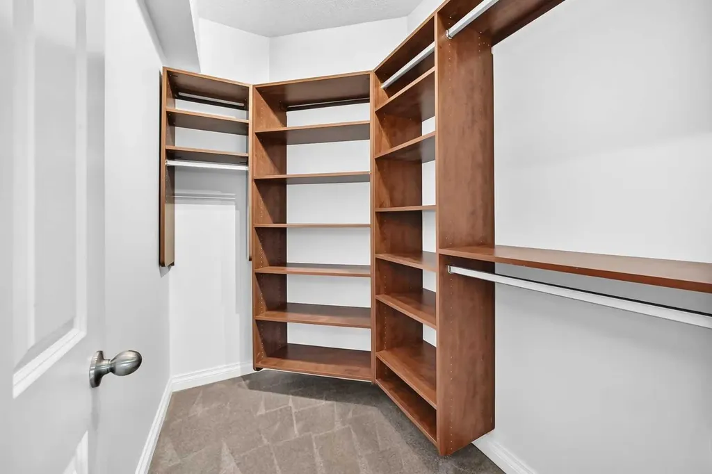 4 Hemlock Crescent SW Calgary AB T3C2Z1