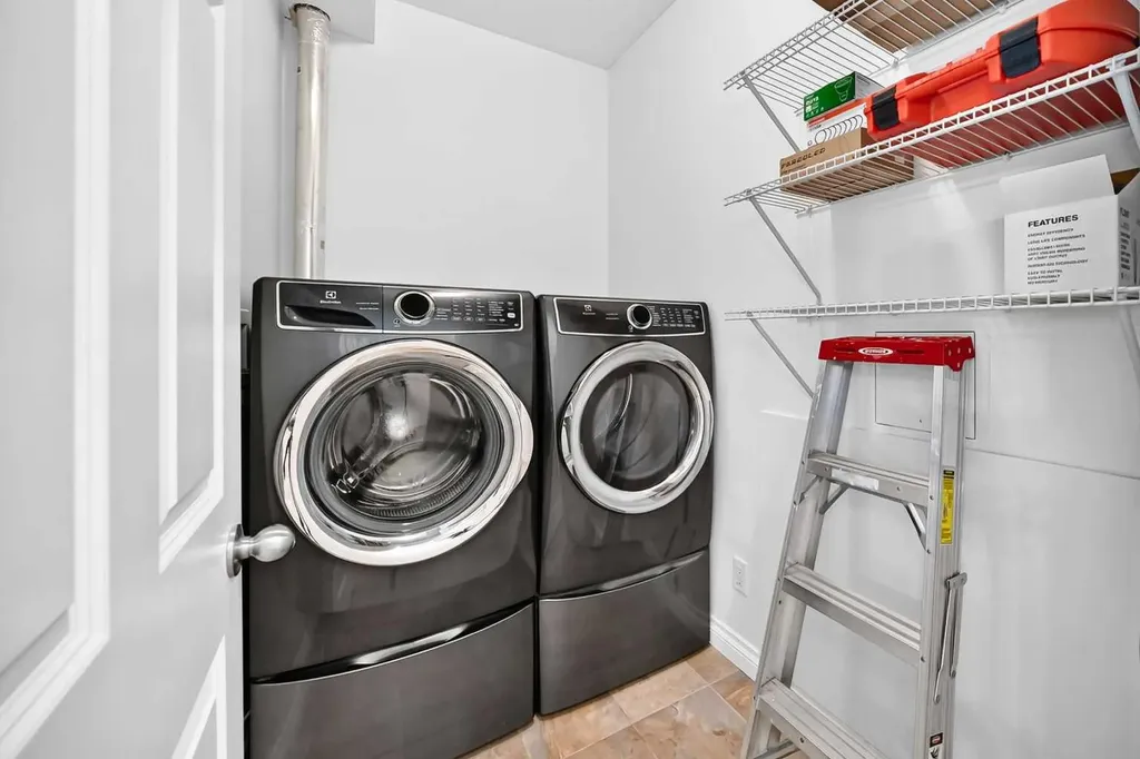 4 Hemlock Crescent SW Calgary AB T3C2Z1