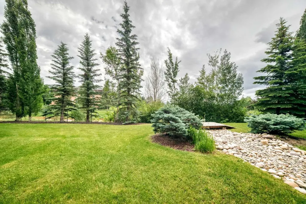 4 Hemlock Crescent SW Calgary AB T3C2Z1