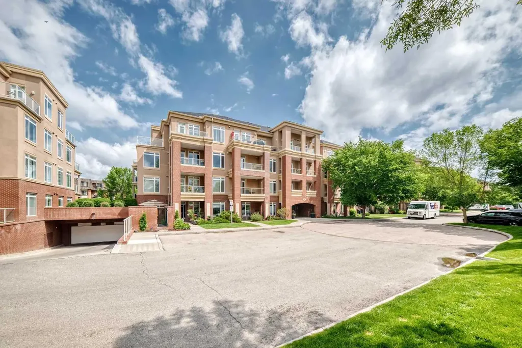 4 Hemlock Crescent SW Calgary AB T3C2Z1