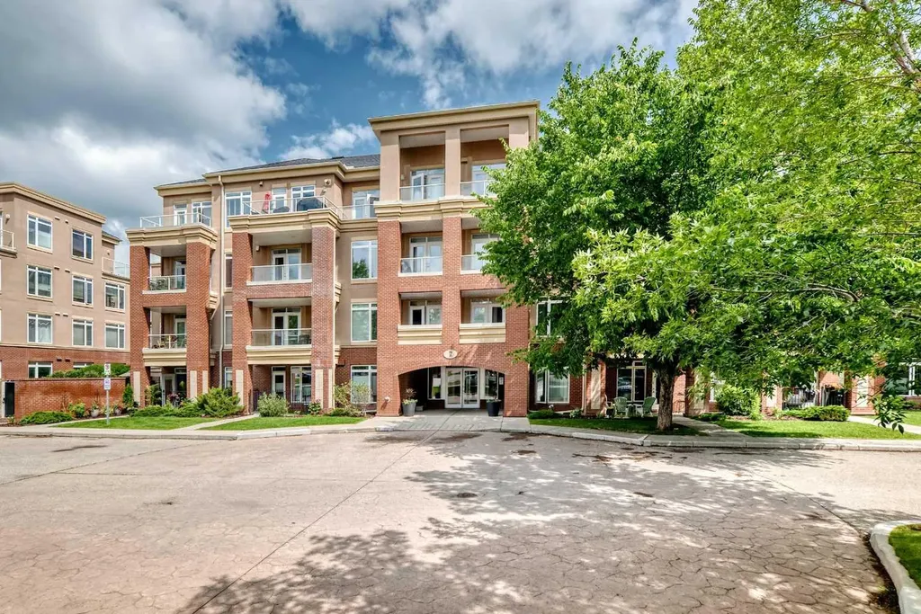 4 Hemlock Crescent SW Calgary AB T3C2Z1