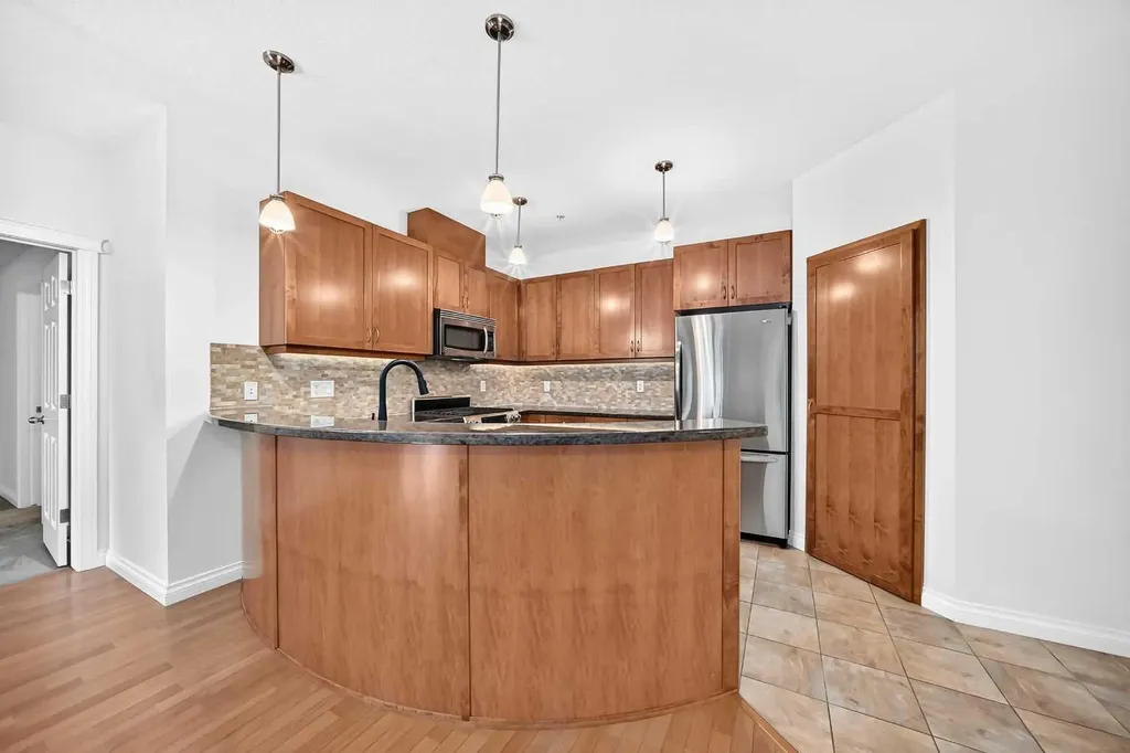 4 Hemlock Crescent SW Calgary AB T3C2Z1