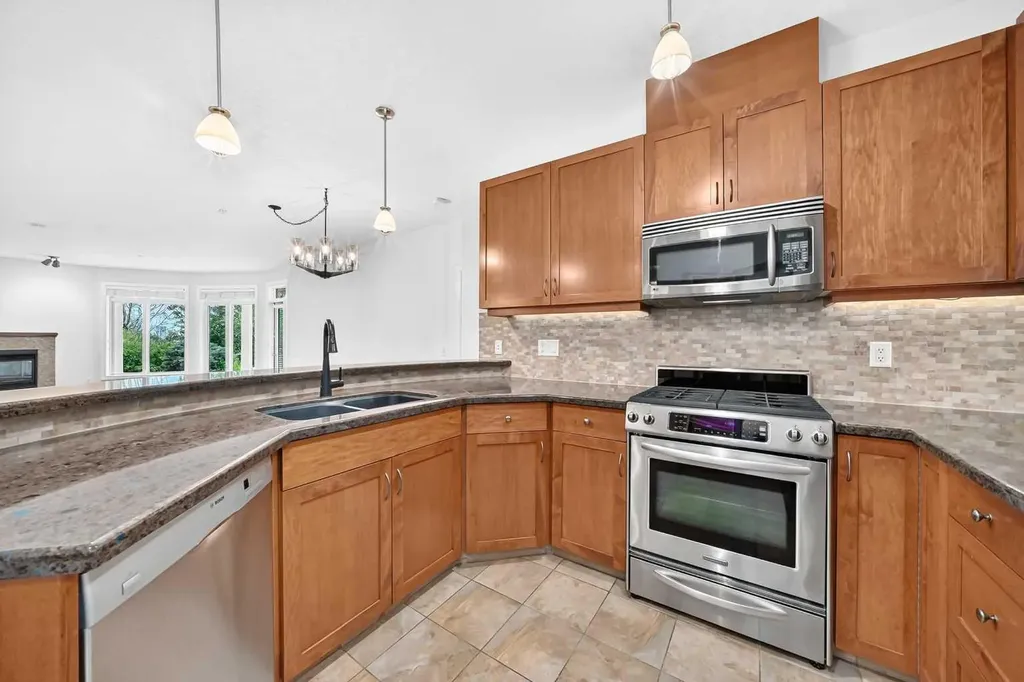 4 Hemlock Crescent SW Calgary AB T3C2Z1
