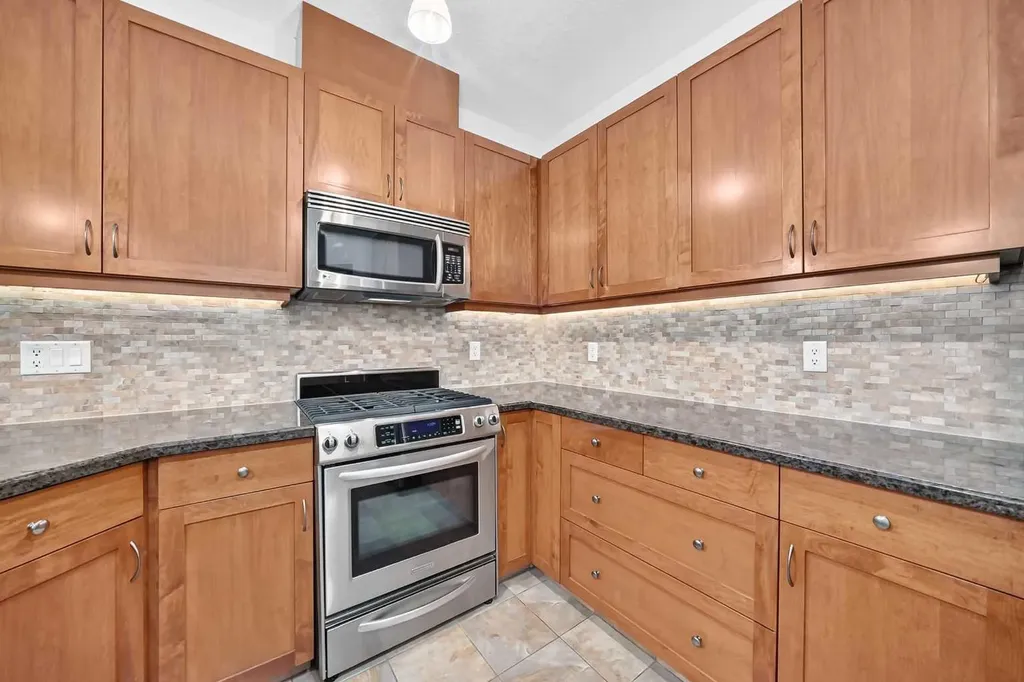4 Hemlock Crescent SW Calgary AB T3C2Z1