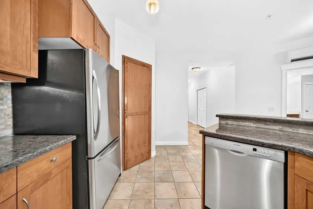 4 Hemlock Crescent SW Calgary AB T3C2Z1