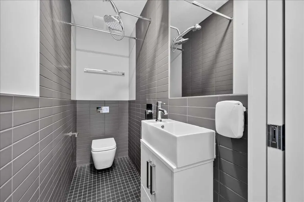 1521 26 Avenue SW Calgary AB T2T 1C4