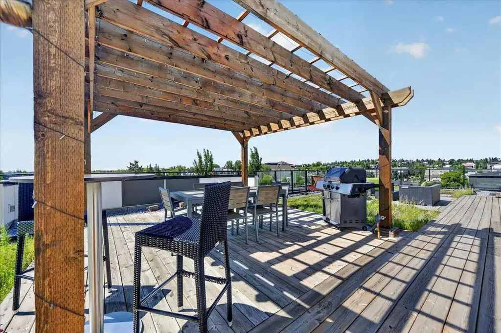 1521 26 Avenue SW Calgary AB T2T 1C4