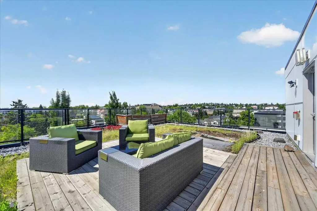 1521 26 Avenue SW Calgary AB T2T 1C4