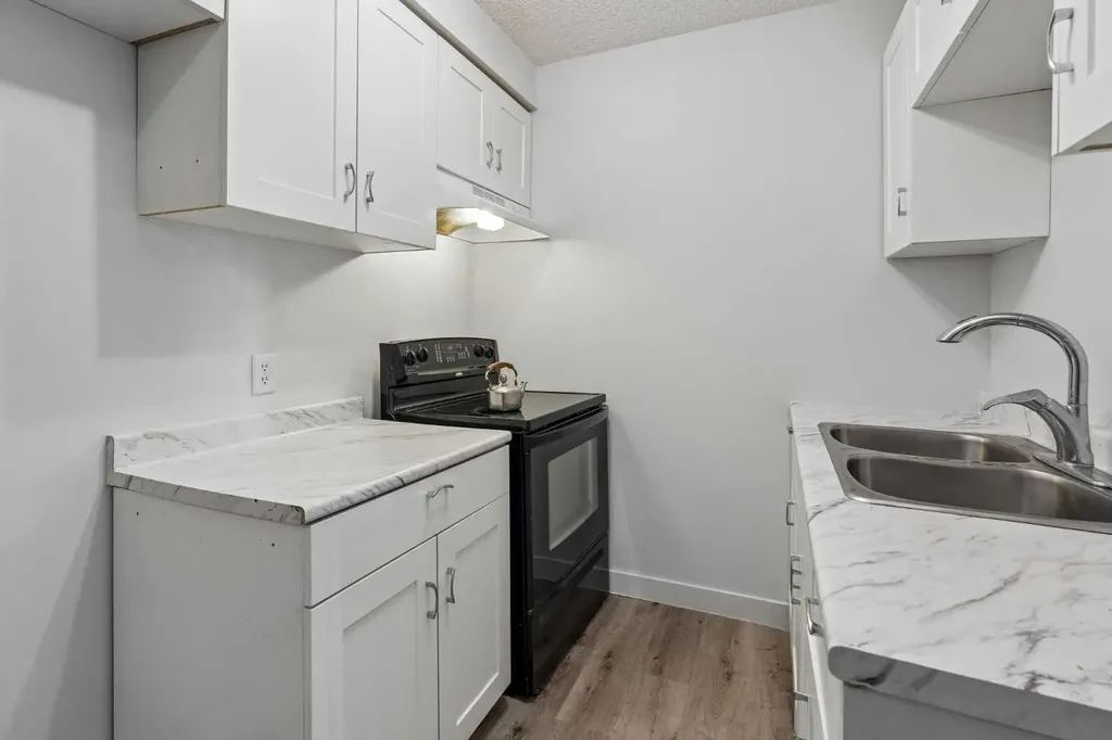 3726 Centre Street NE Calgary AB T2E 2Y3