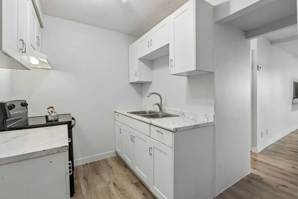3726 Centre Street NE Calgary AB T2E 2Y3