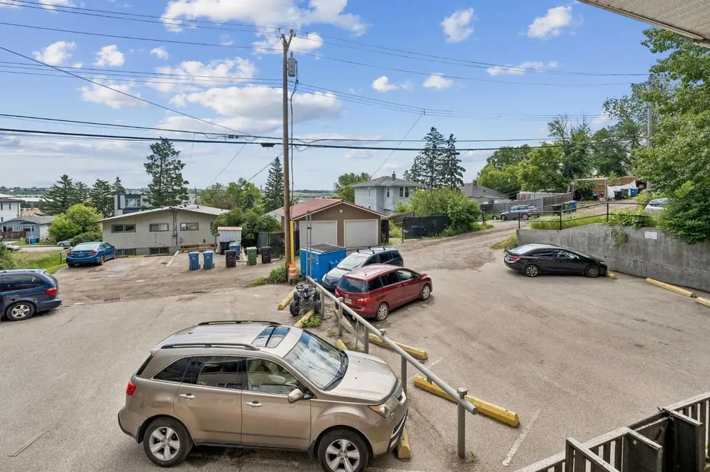 3726 Centre Street NE Calgary AB T2E 2Y3