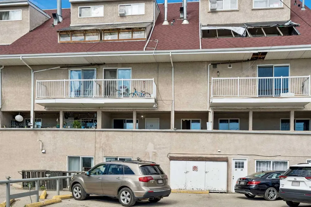 3726 Centre Street NE Calgary AB T2E 2Y3