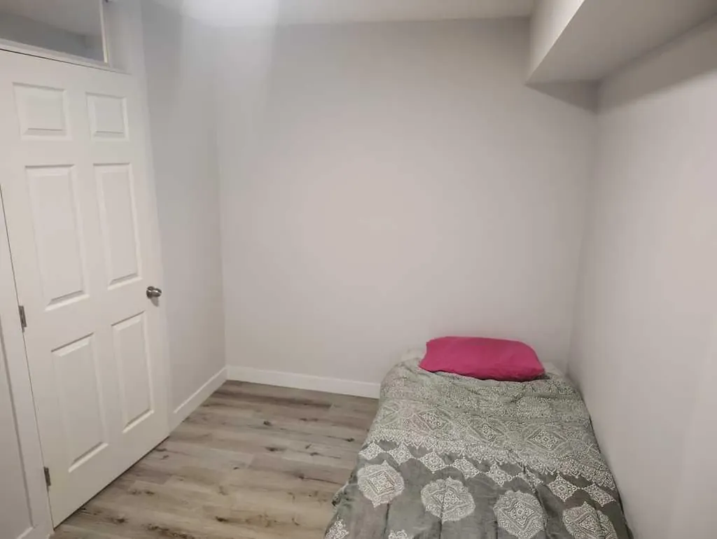 3726 Centre Street NE Calgary AB T2E 2Y3