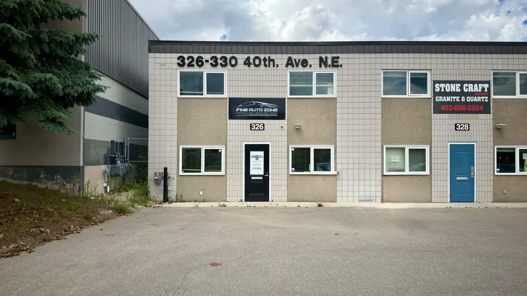 326 40 Avenue NE Calgary AB t3n 0x8