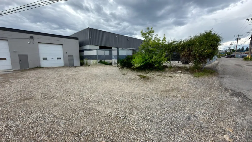 326 40 Avenue NE Calgary AB t3n 0x8