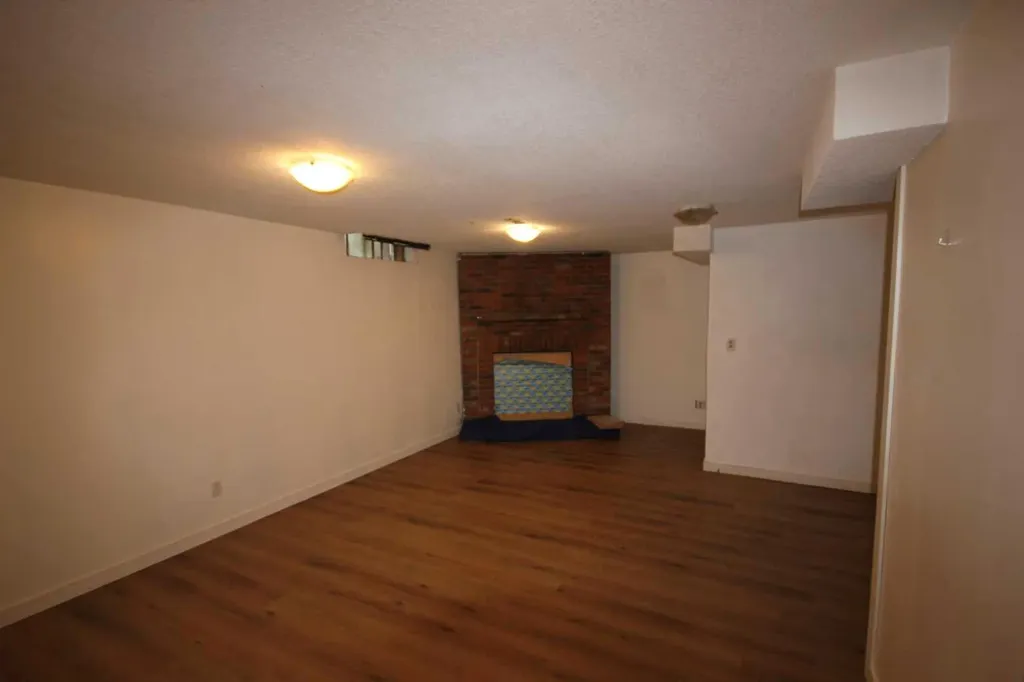 379 Falmere Road NE Calgary AB T3J 2Z5