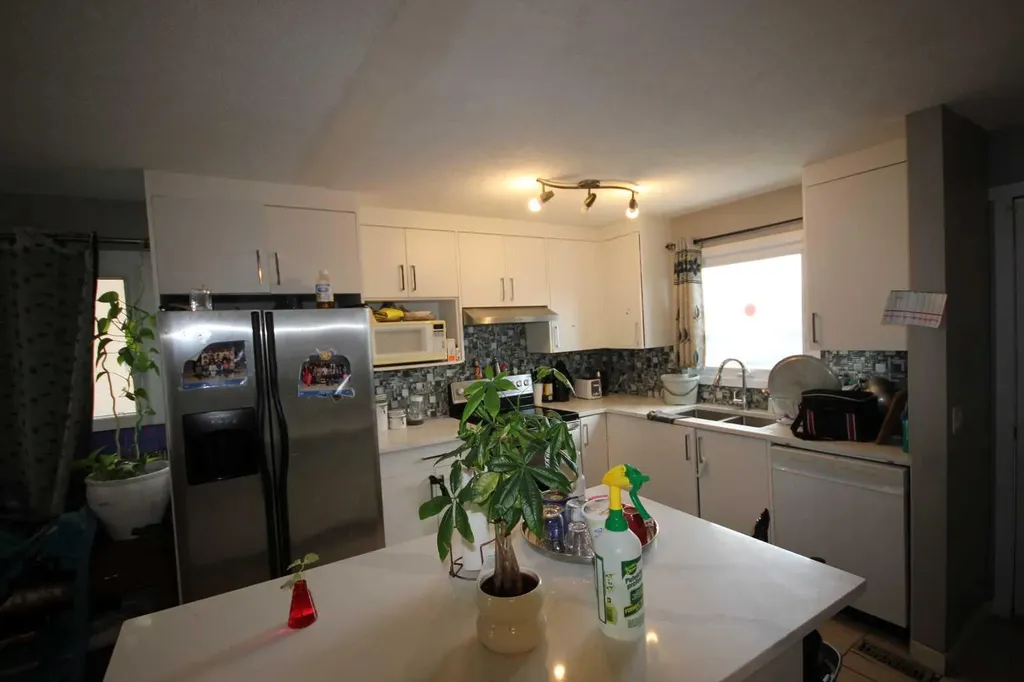 379 Falmere Road NE Calgary AB T3J 2Z5