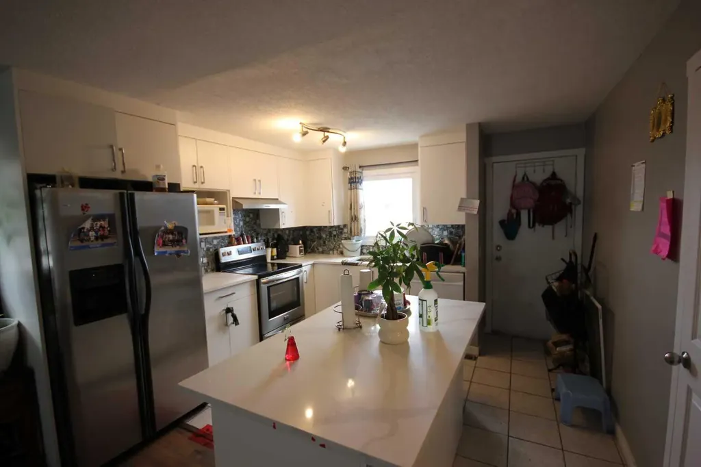 379 Falmere Road NE Calgary AB T3J 2Z5