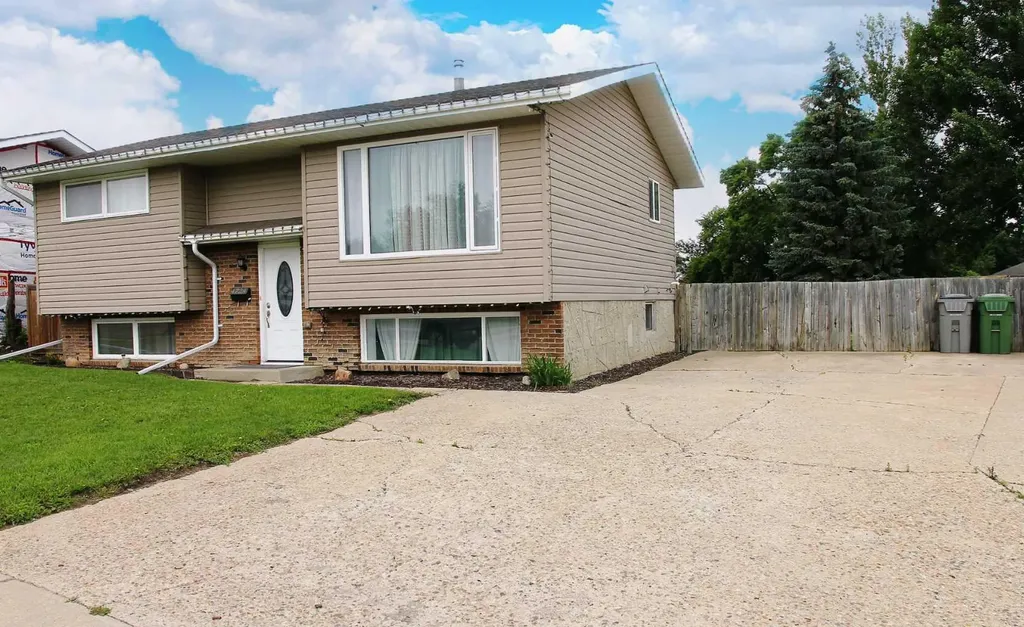 4724 28 Street Lloydminster SK S9V 1G9