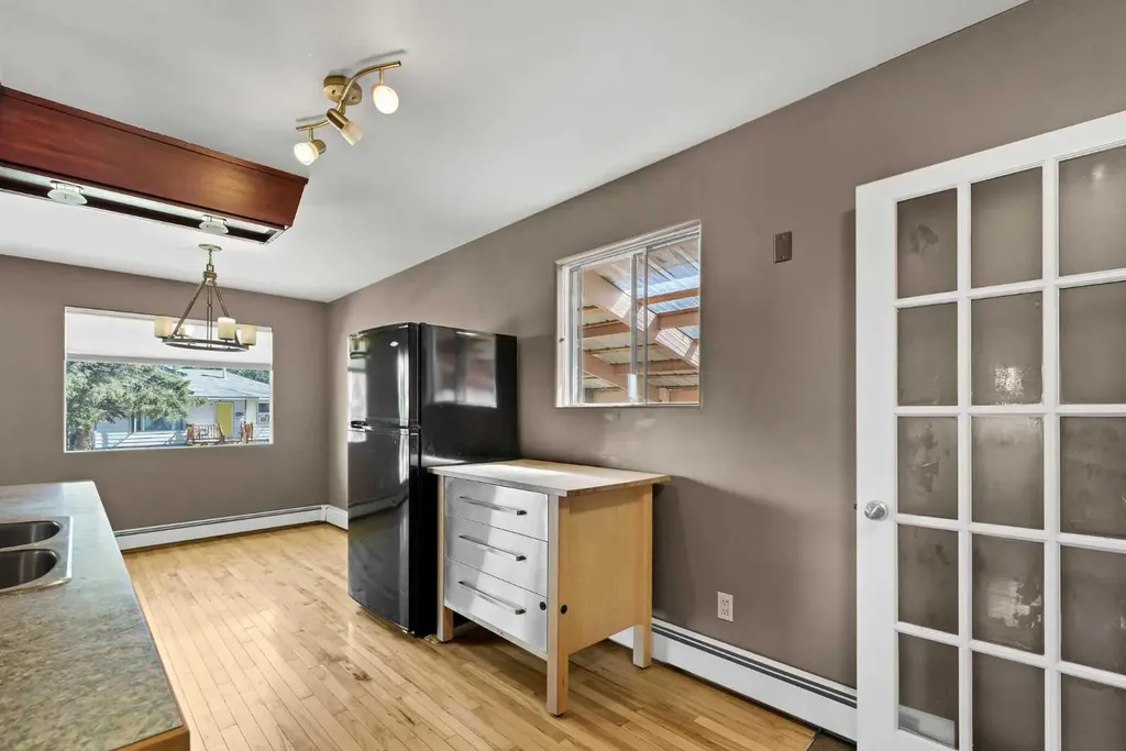 129 7 Street SE Medicine Hat AB T1A1J4