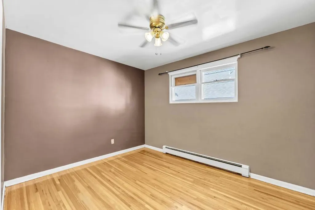 129 7 Street SE Medicine Hat AB T1A1J4