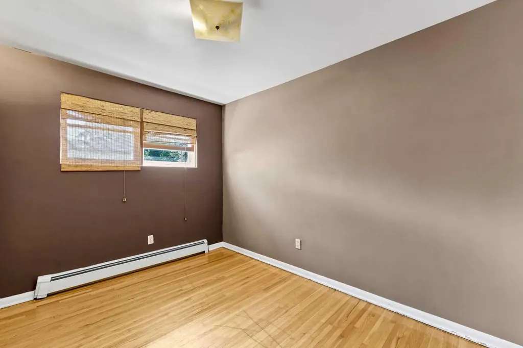 129 7 Street SE Medicine Hat AB T1A1J4