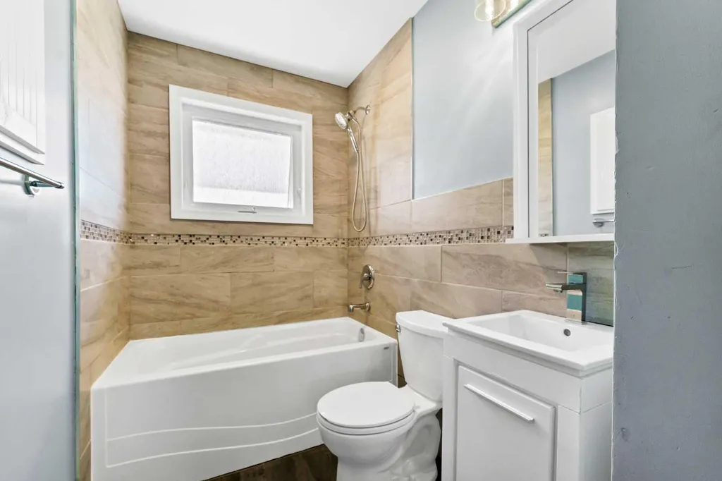 129 7 Street SE Medicine Hat AB T1A1J4