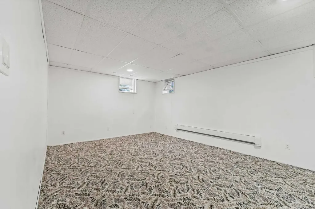 129 7 Street SE Medicine Hat AB T1A1J4