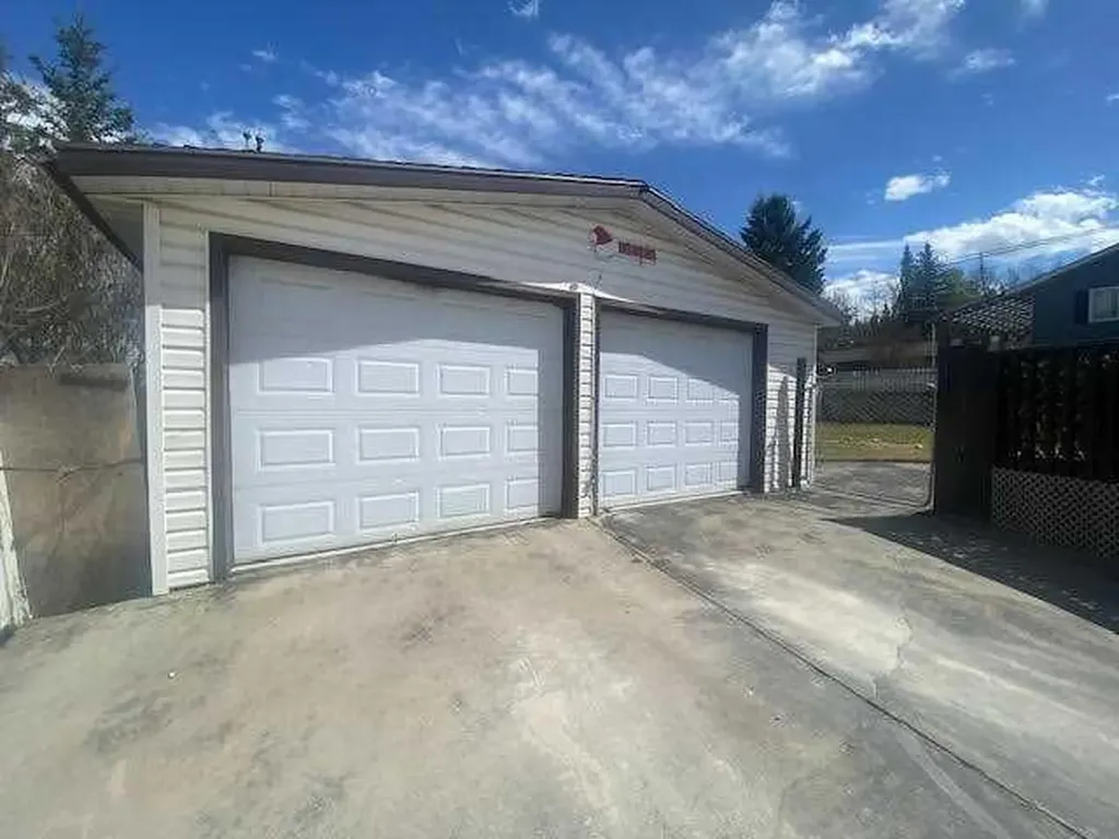 115 Alder Drive Hinton AB T7V 1C7