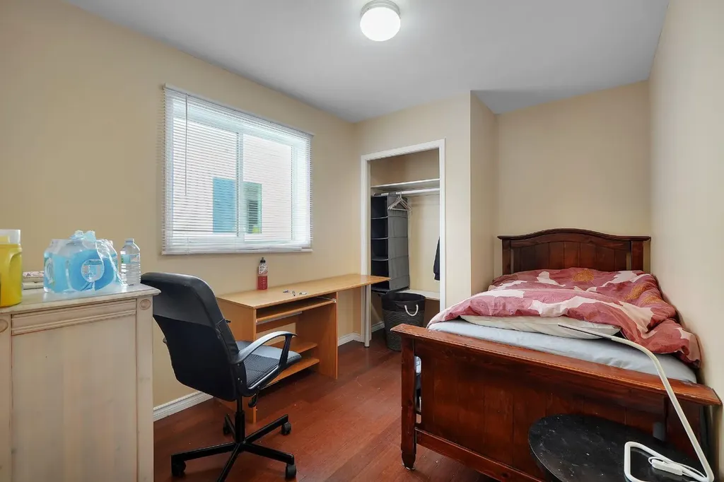 2714 74 Avenue SE Calgary AB T2C 4M3