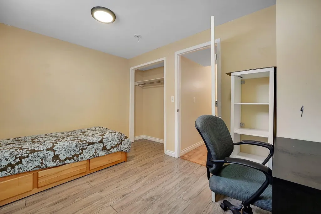 2714 74 Avenue SE Calgary AB T2C 4M3