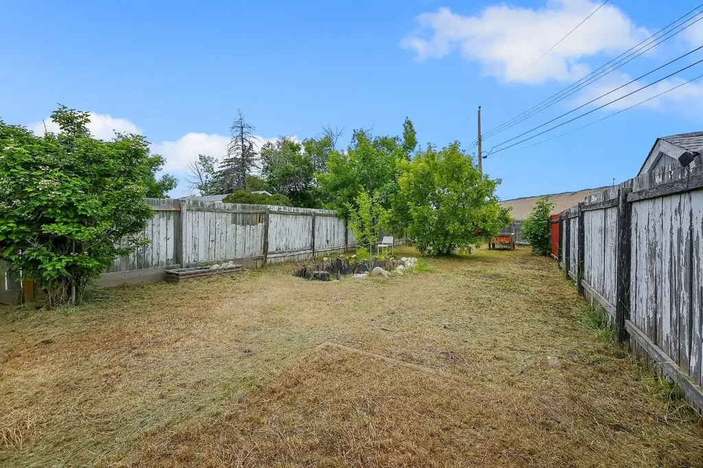 2714 74 Avenue SE Calgary AB T2C 4M3