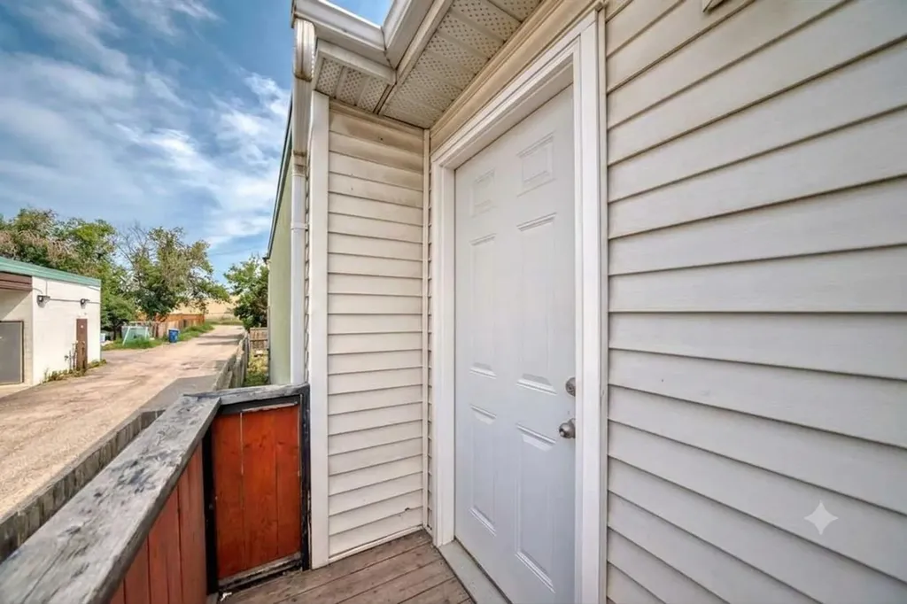 2714 74 Avenue SE Calgary AB T2C 4M3