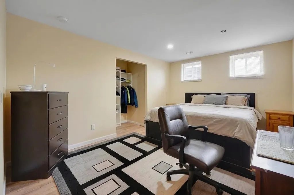 2714 74 Avenue SE Calgary AB T2C 4M3