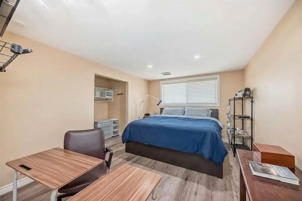 2714 74 Avenue SE Calgary AB T2C 4M3