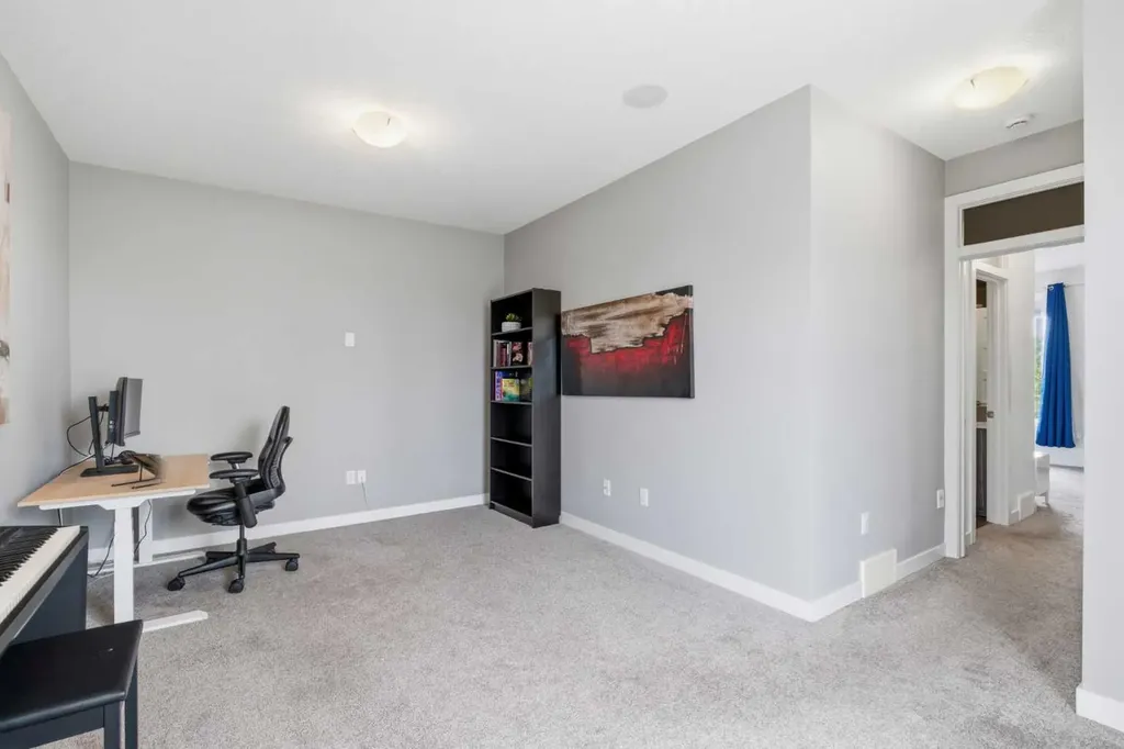 308 11 Avenue NE Calgary AB T3E 0Z1