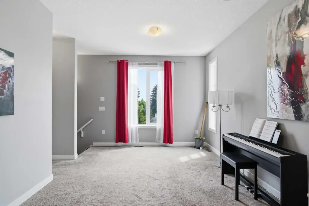 308 11 Avenue NE Calgary AB T3E 0Z1