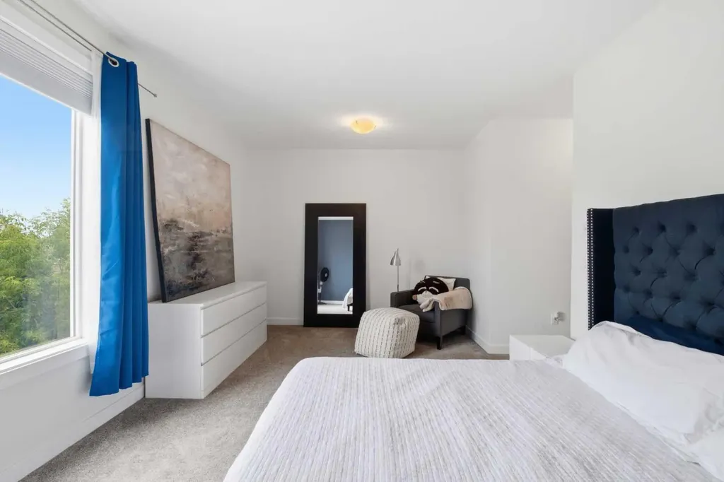 308 11 Avenue NE Calgary AB T3E 0Z1