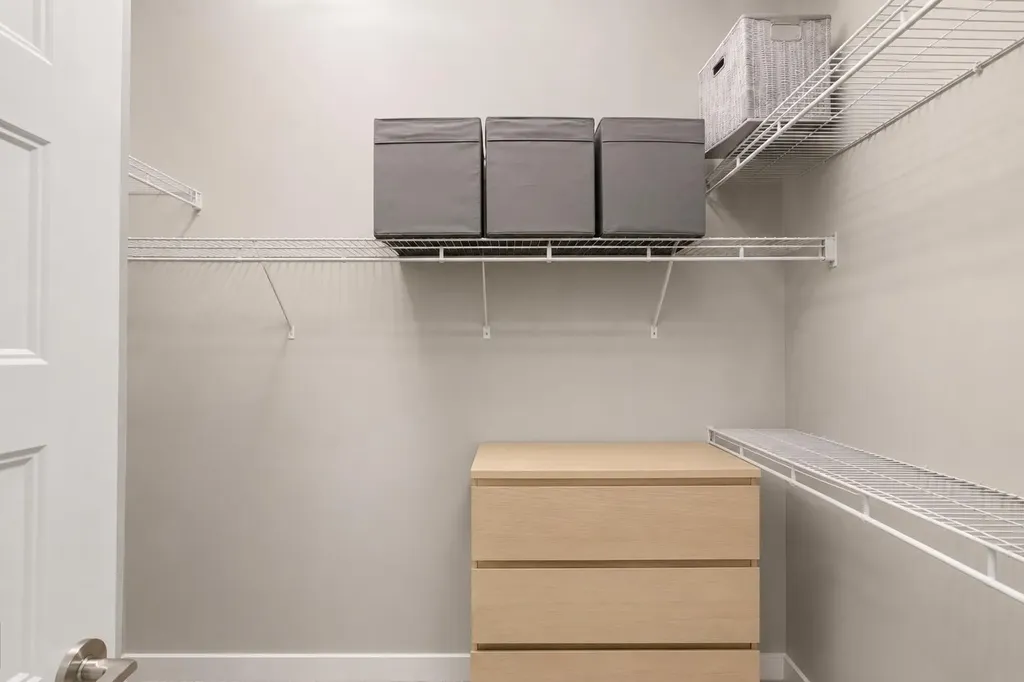 308 11 Avenue NE Calgary AB T3E 0Z1