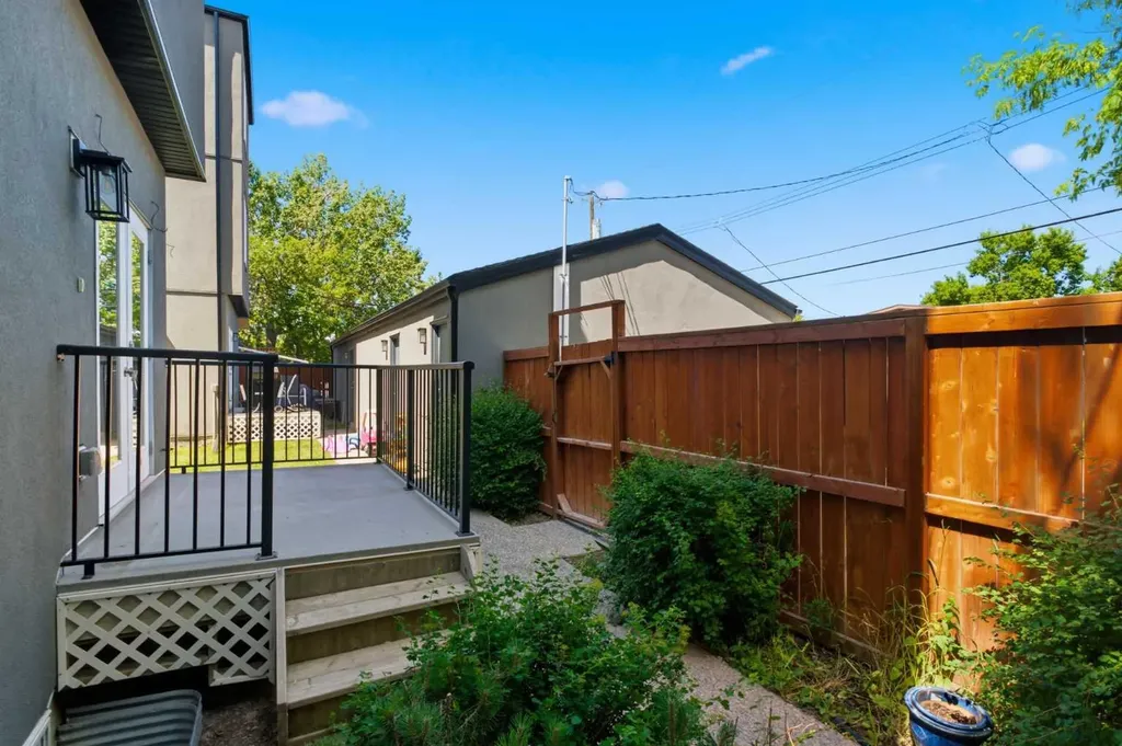 308 11 Avenue NE Calgary AB T3E 0Z1