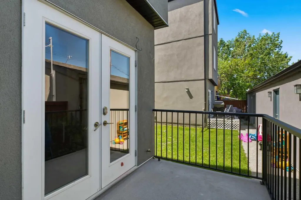 308 11 Avenue NE Calgary AB T3E 0Z1