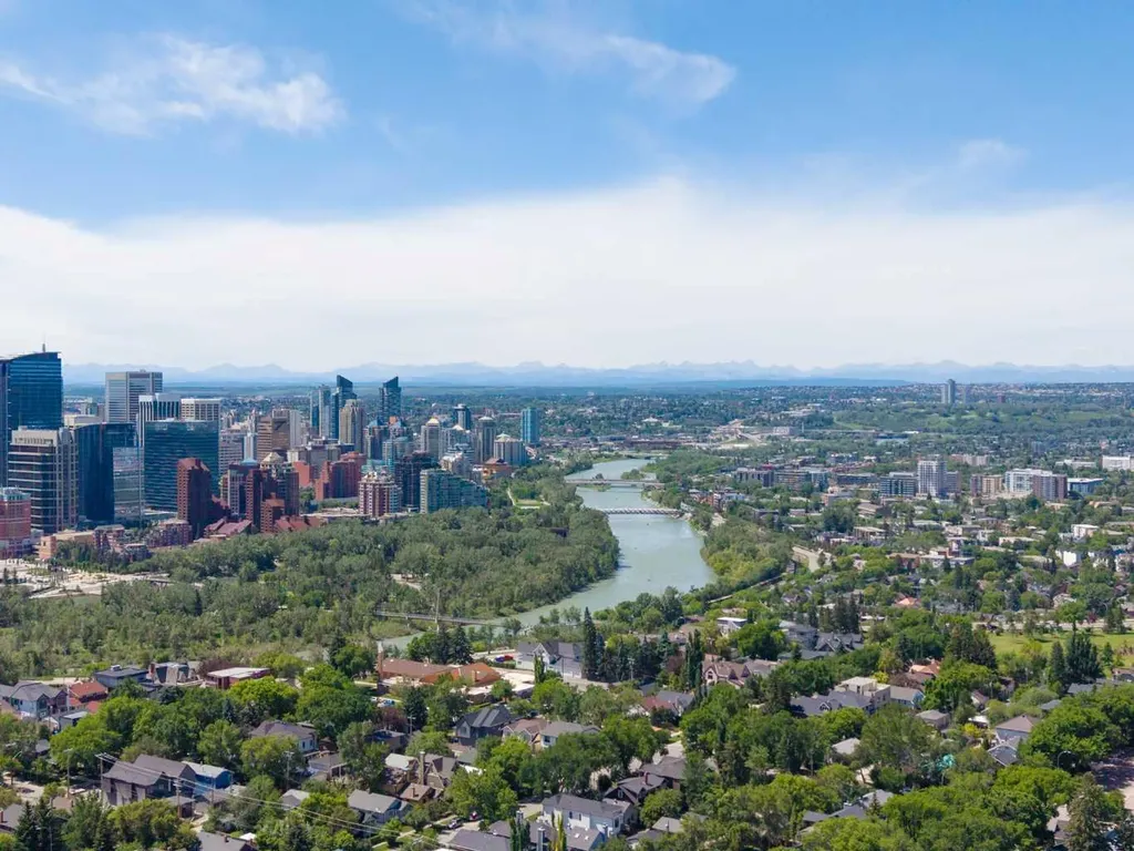 308 11 Avenue NE Calgary AB T3E 0Z1