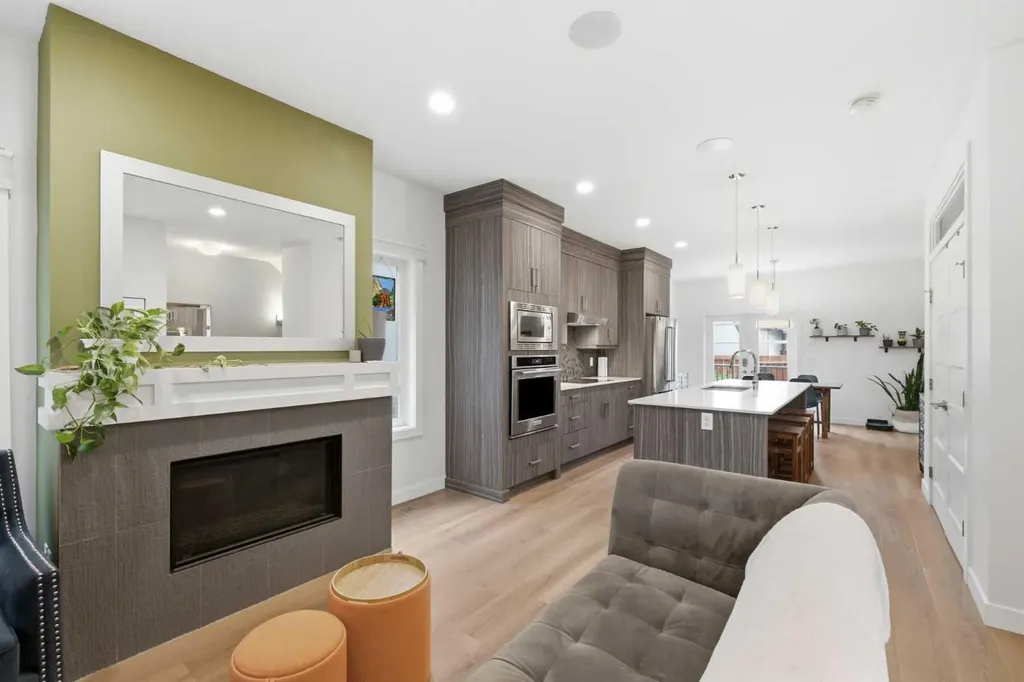 308 11 Avenue NE Calgary AB T3E 0Z1