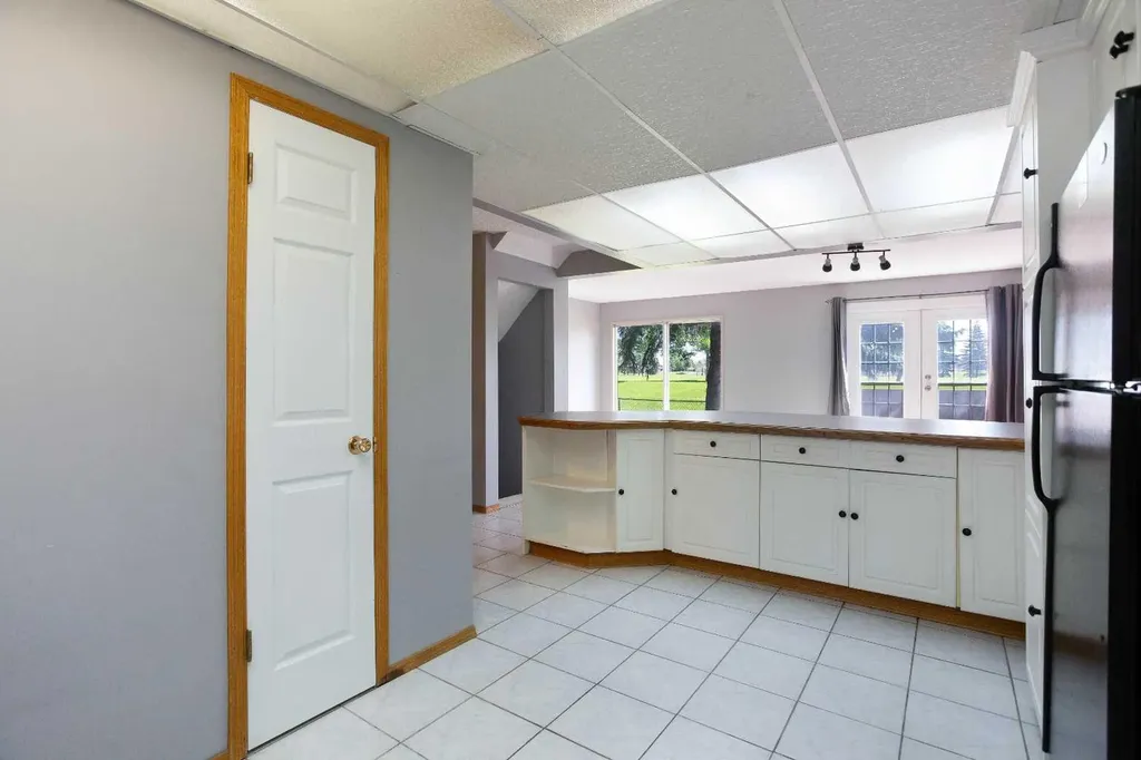 336 Rundlehill Drive NE Calgary AB T1Y 2Y2